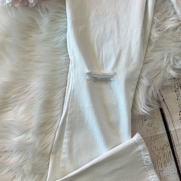 YMI  White Women's Casual  Flare Leg Jeans Raw Hem Bell Bottom Denim Pants - Picture 2 of 7